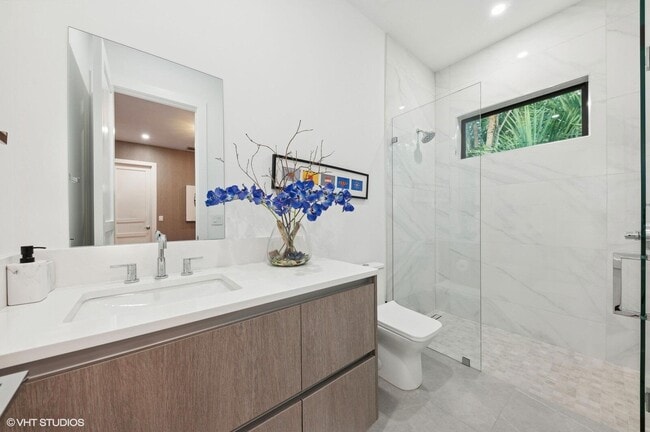 Building Photo - 8533 N Native Dancer Rd