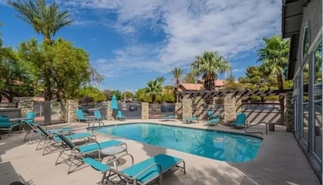 Building Photo - 2605 S Durango Dr