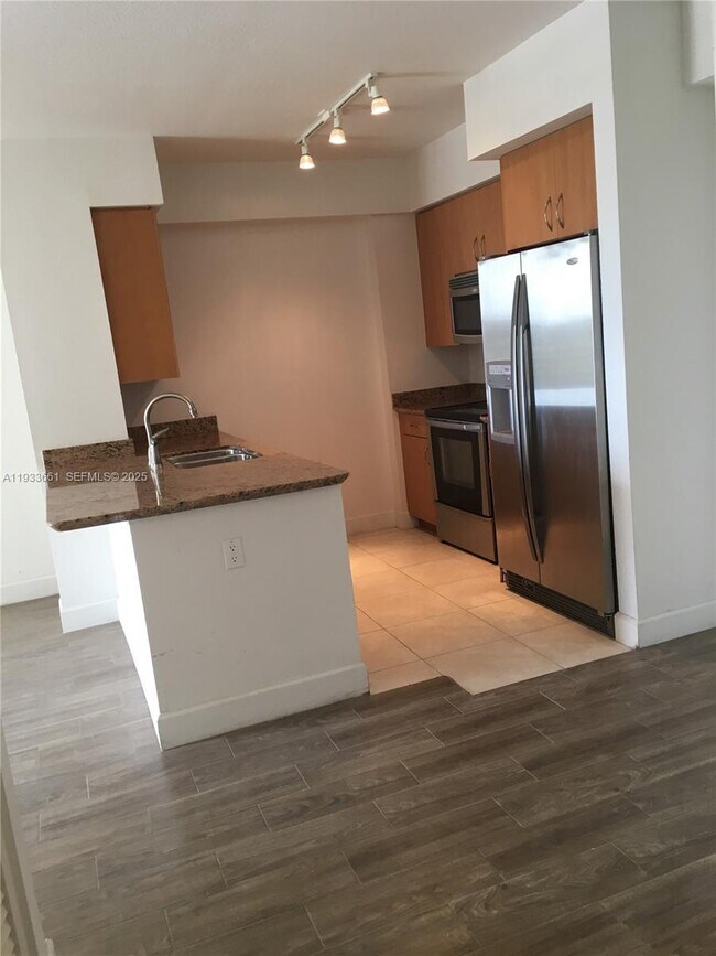 Building Photo - 1830 Radius Dr