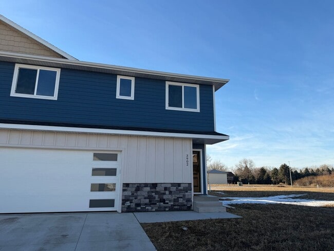 Building Photo - 3902 S Caballo Ct