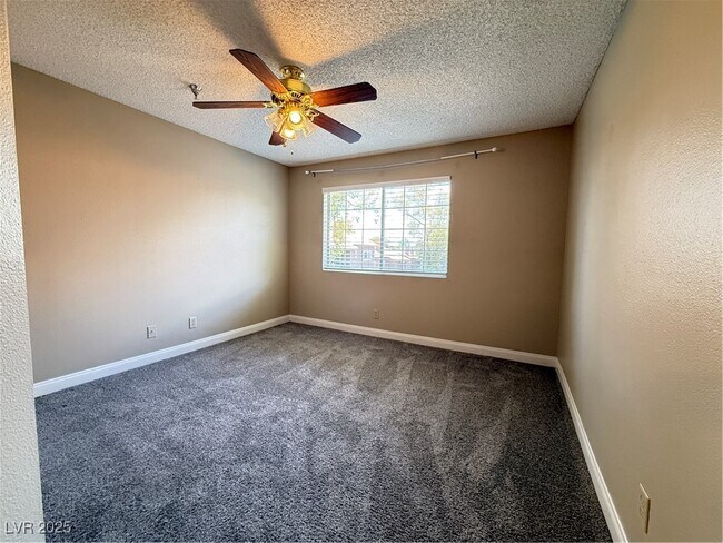 Building Photo - 2750 S Durango Dr