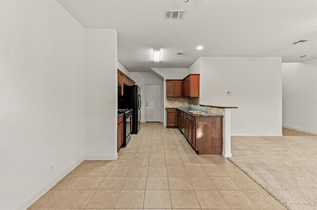 Building Photo - 1620 Bryant Dr