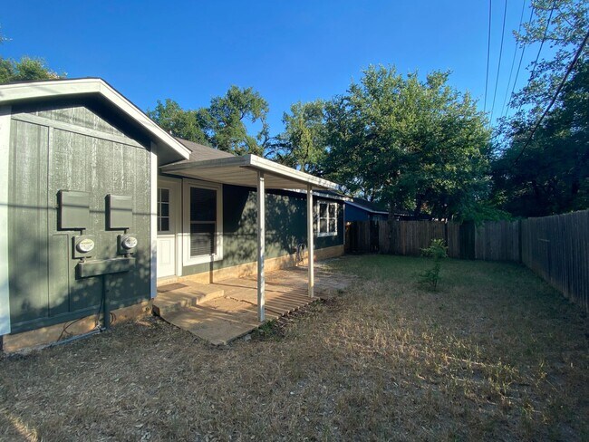 Building Photo - 9618 Sugar Hill Dr