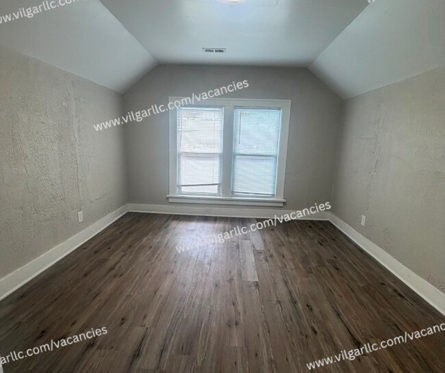 Building Photo - 3236 Michigan St