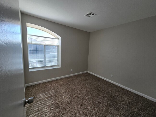 Building Photo - **Gorgeous 4-Bedroom Home in North Las Vegas!**