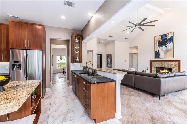 Building Photo - 37 Autumn Oaks Dr