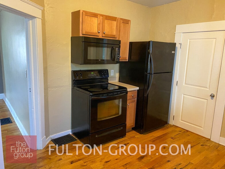 Building Photo - 1110 Fulton St E