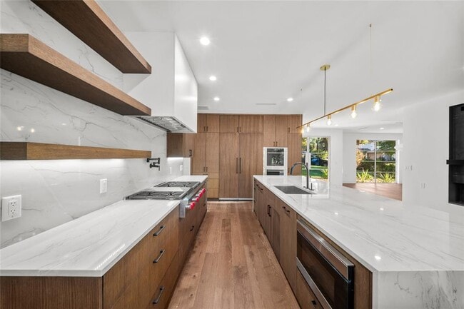 Building Photo - 2904 Westhill Dr