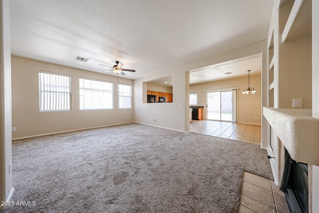 Building Photo - 8442 W Mary Ann Dr