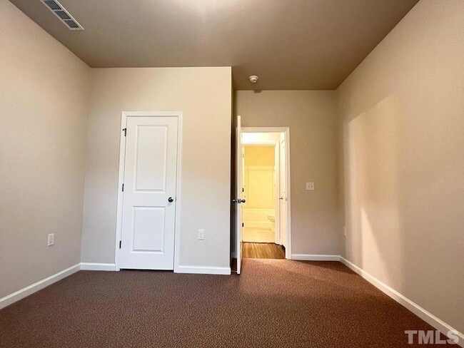 Building Photo - 308 Diversity Wy