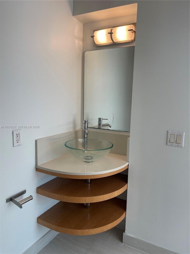 Building Photo - 2021 Meridian Ave