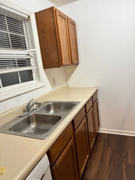 Building Photo - 1003 Whipporwill Dr