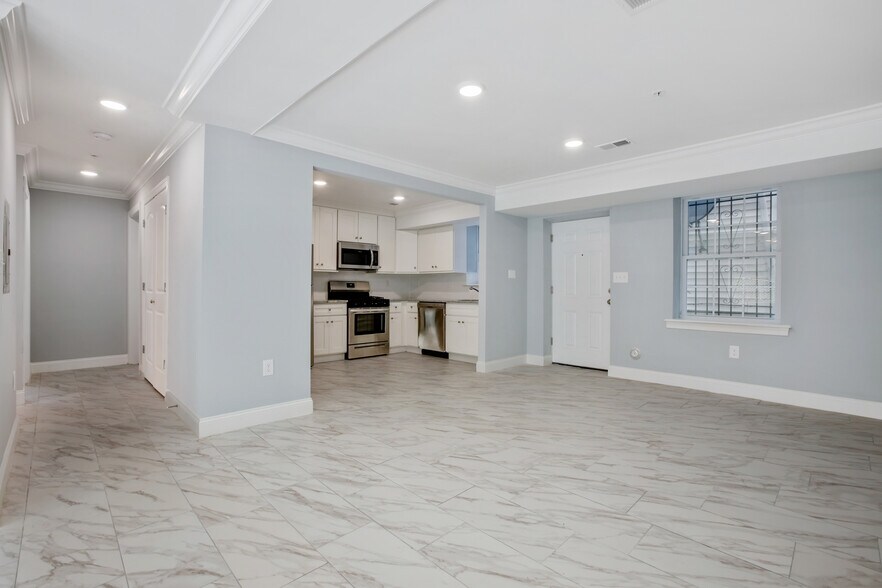 Unit 1 - 475 S 14th St