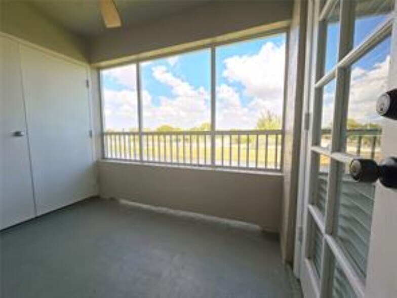 Building Photo - 2881 N Oakland Forest Dr