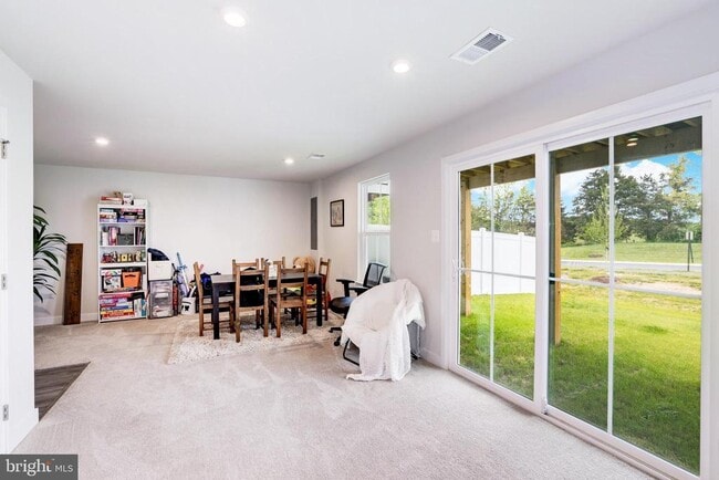Building Photo - 105 Burkwood Ter