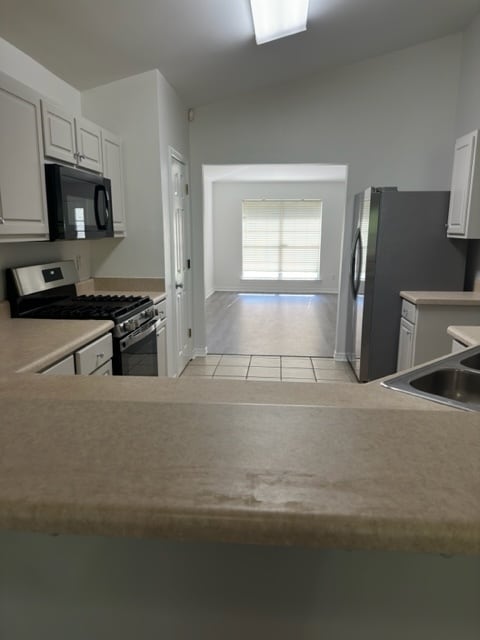Building Photo - Spacious, Stylish, and Move-In Ready – 4-B...