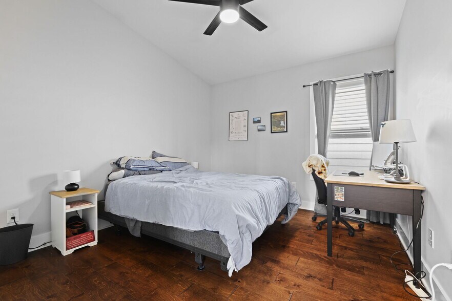 Building Photo - 2464 Broadway St