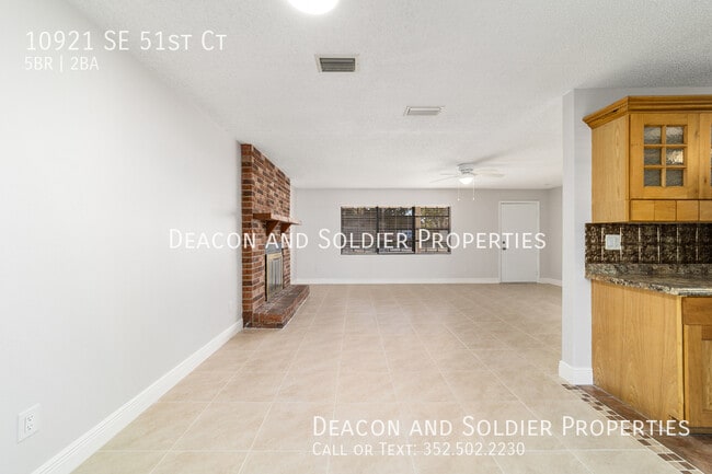 Building Photo - 10921 SE 51st Ct