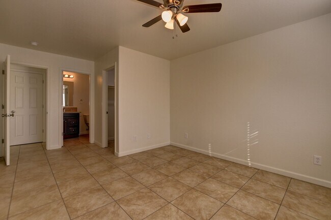 Building Photo - 3013 N Corrine Dr