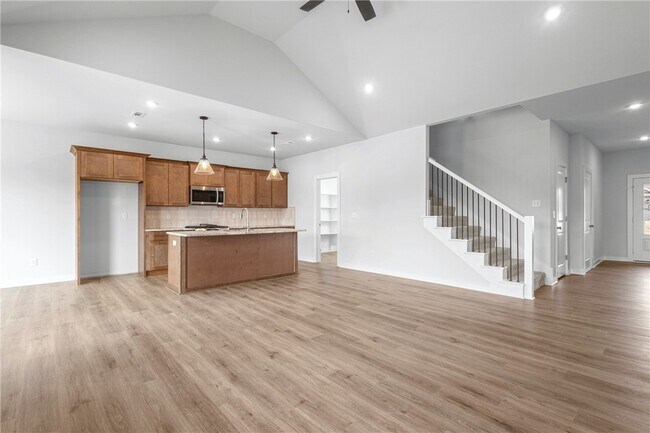 Building Photo - 2304 N Presley St