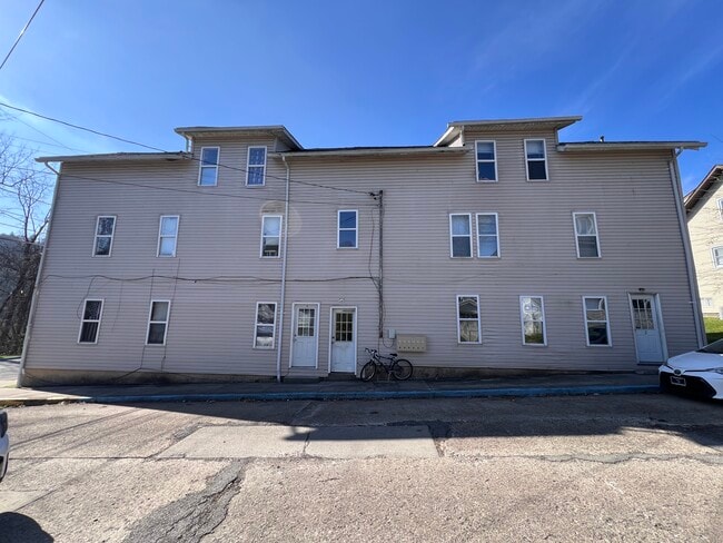 Building Photo - 628-630 Brandon St