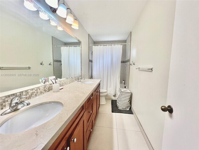Building Photo - 2176 Salerno Cir