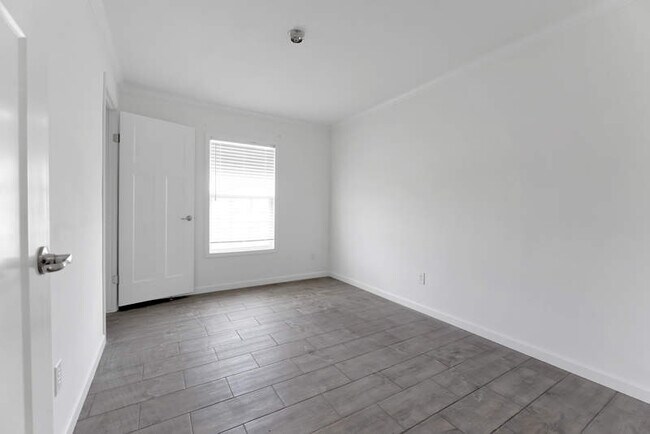 Building Photo - 3128 Walden Shores Blvd