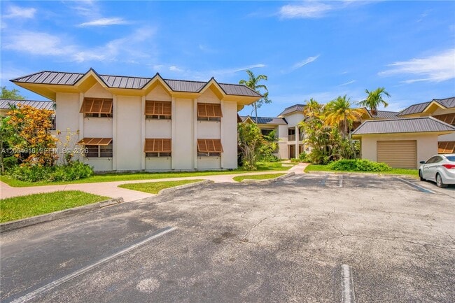 Building Photo - 9354 SW 77th Ave