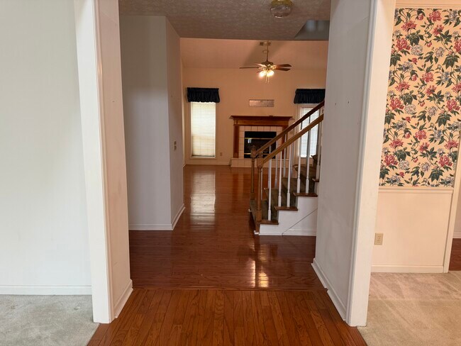 Building Photo - West Lane