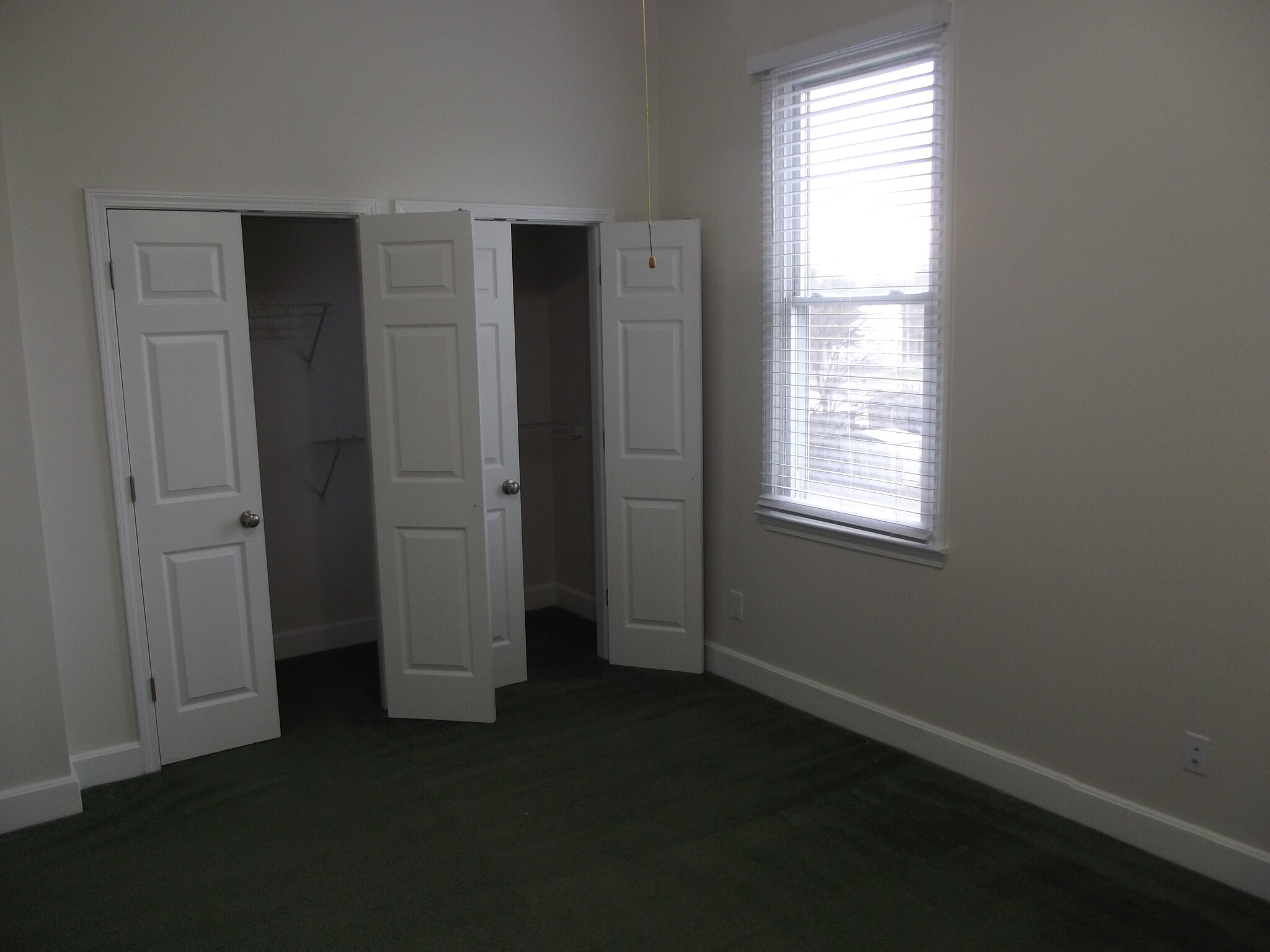 bedroom closet - 906 E Chestnut St