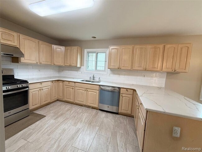 Building Photo - 28975 Hearthstone Dr