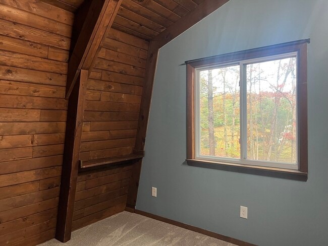 Building Photo - 888 Salem St