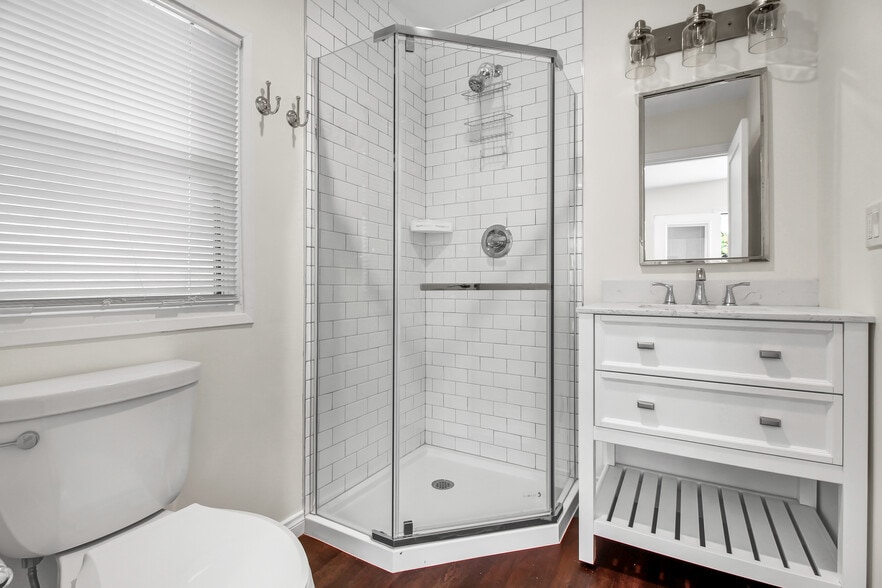 Building Photo - 123 N La Jolla Ave