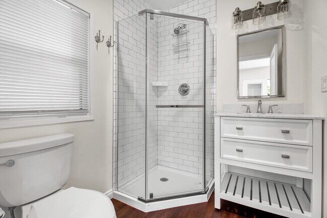 Building Photo - 123 N La Jolla Ave