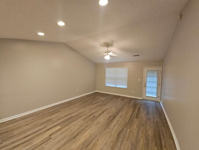 Building Photo - 5240 Avery Woods Ln