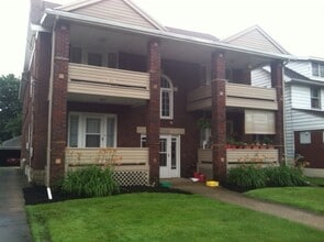 Building Photo - 205 E Broadway Ave