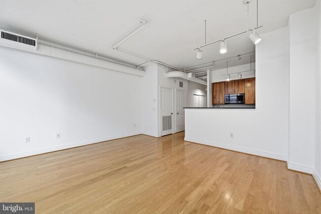 Building Photo - 1205 N Garfield St