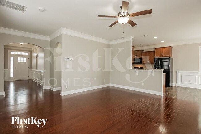 Building Photo - 402 Knothole Ln