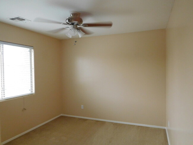 Building Photo - Coming soon!! Huge 2700 SFT, Golf-view Com...