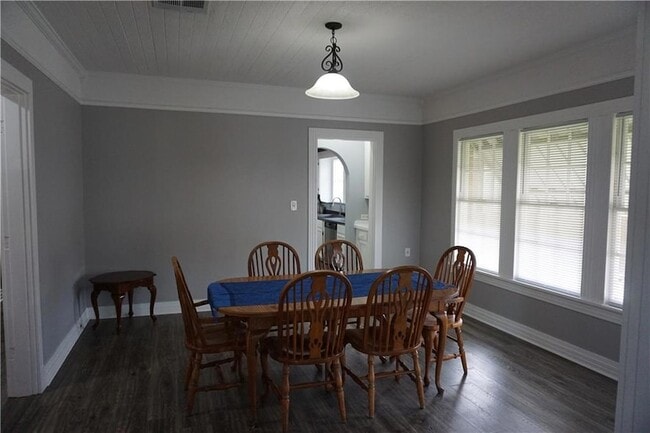 Building Photo - 177 W 5th St