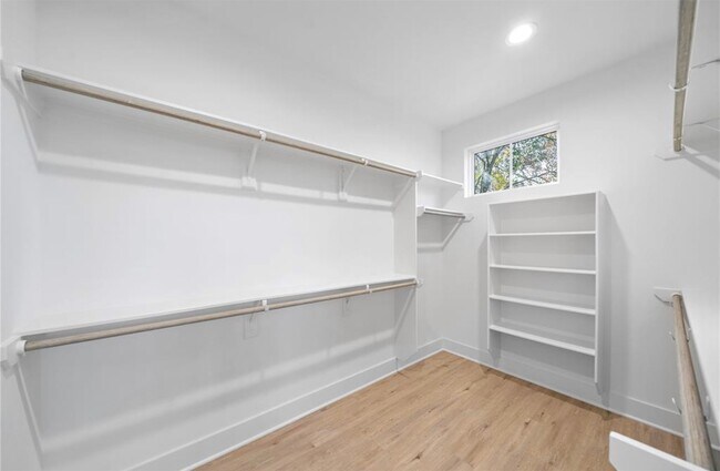 Building Photo - 6404 Highland Pine Ln