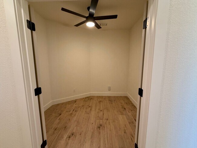 Building Photo - 509 Waggoner Ln