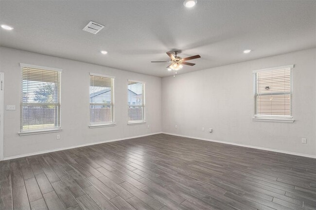 Building Photo - 222 Jaycen Ln