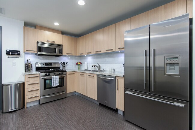 Building Photo - 1431 Pacific Hwy