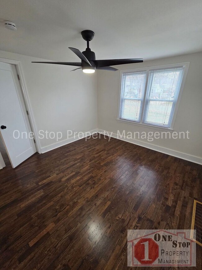 Building Photo - Beautiful 2 Bedroom 2 Bathroom in Independence!