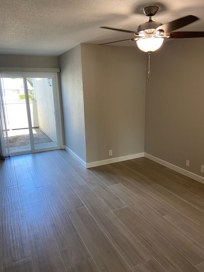 Building Photo - West Roseville - Remodeled 2 Bdrm, 1 Bath