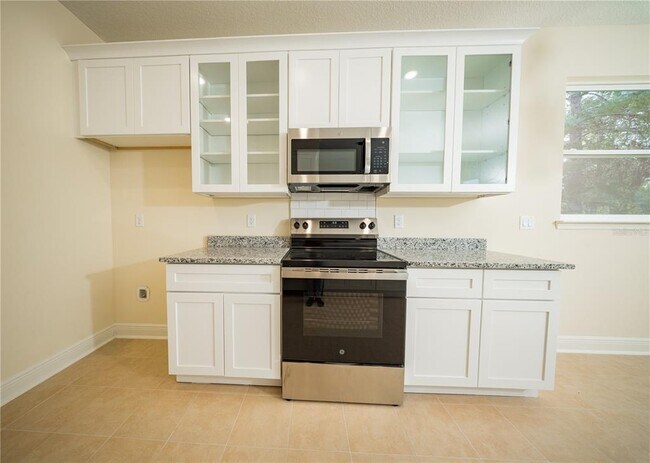 Building Photo - 1447 Kissimmee Dr