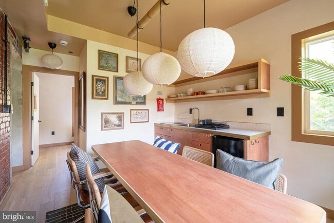 Building Photo - 2021 4th St NW