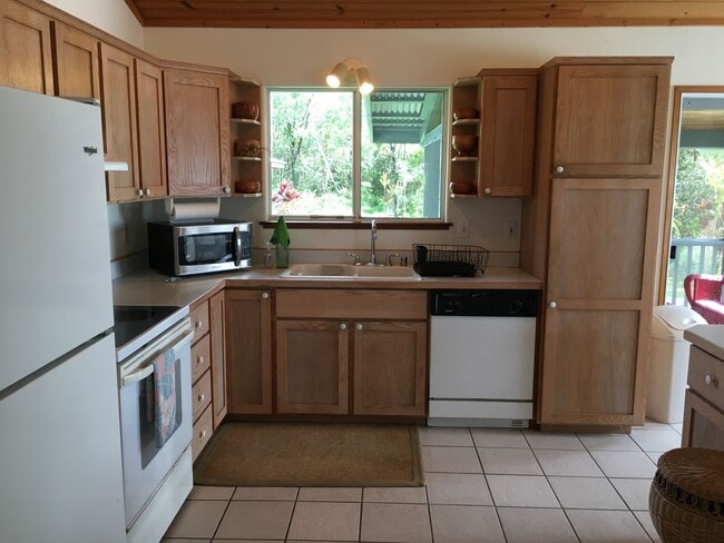 Building Photo - Partially Furnished Home in HPP- Section 8 Ok