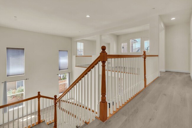 Building Photo - 10 Clearwater Cove